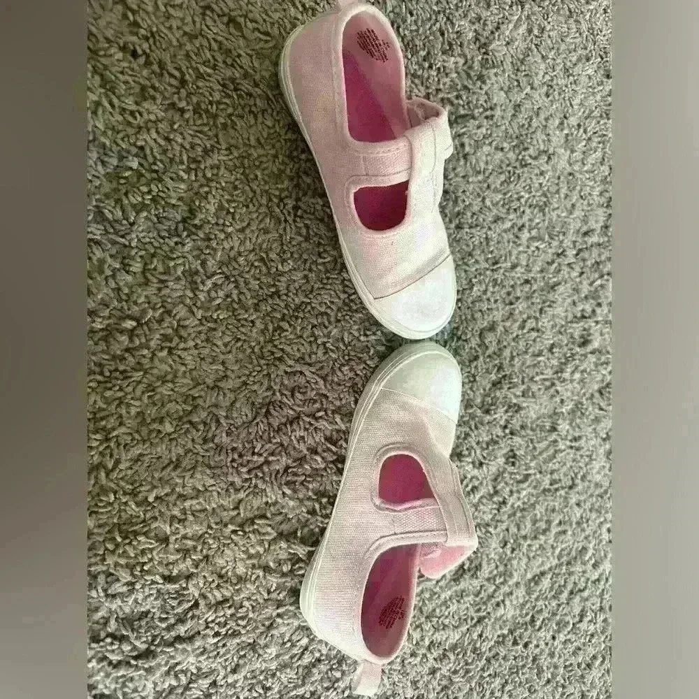 Old Navy pink shoes - Picture 2 of 3